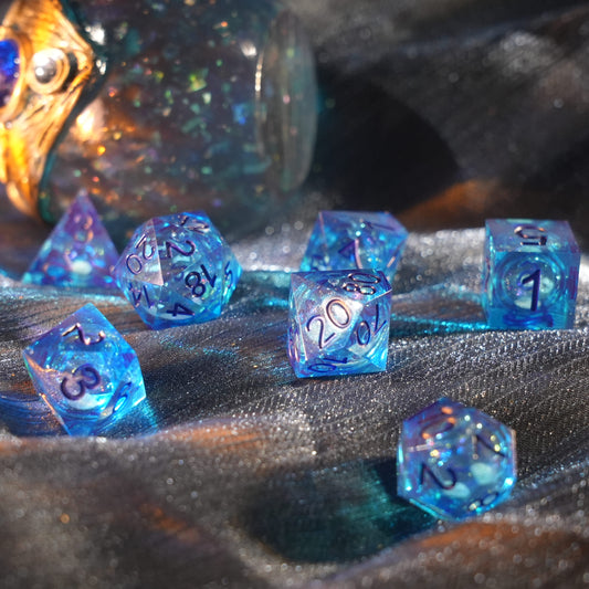 Sirensluck Resin DnD Dice Set Sharp Edge Aqua Crystal Core 7-Piece